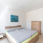 Lakeside Comfort With Balcony Appartement Eutin