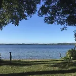 Appartement Lakeside Comfort With Balcony