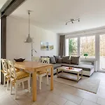 Lakeside Comfort With Balcony