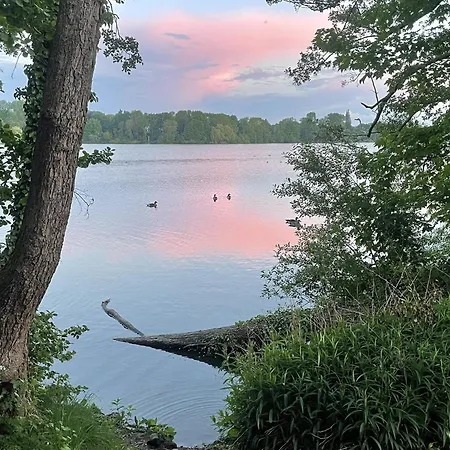 아파트 Lakeside Comfort With Balcony *