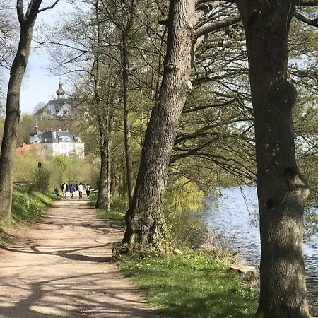 Appartement Lakeside Comfort With Balcony