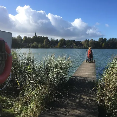 Appartement Lakeside Comfort With Balcony