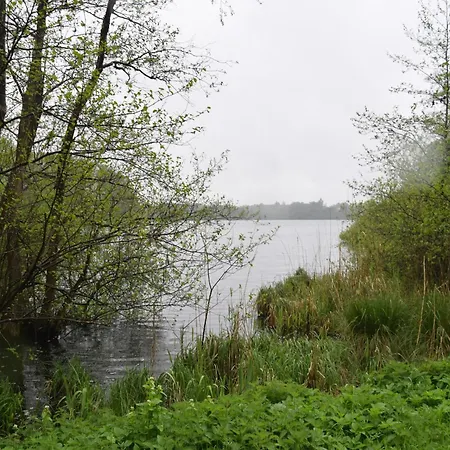 아파트 Lakeside Comfort With Balcony *