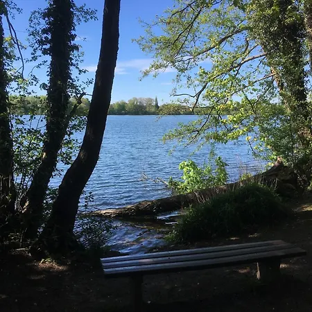 Lakeside Comfort With Balcony *