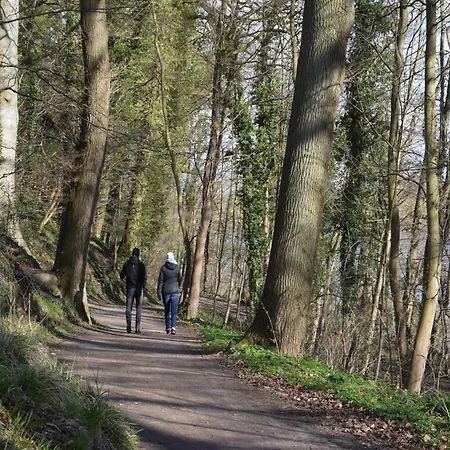 Lakeside Comfort With Balcony * 유틴