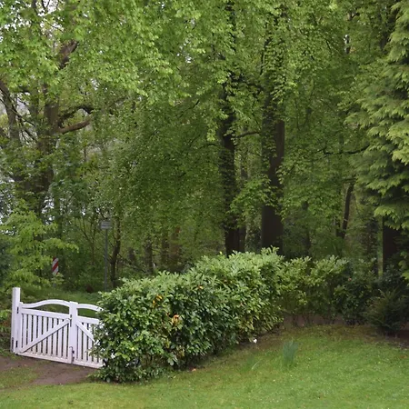 Lakeside Comfort With Balcony Appartement Eutin