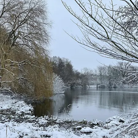 Lakeside Comfort With Balcony *