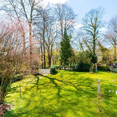 Lakeside Comfort With Balcony 유틴