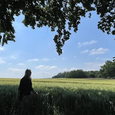 Lakeside Comfort With Balcony * 유틴