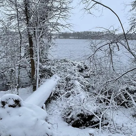 Lakeside Comfort With Balcony *