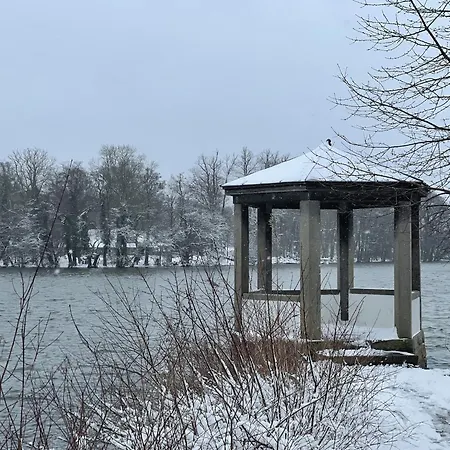 Lakeside Comfort With Balcony Eutin
