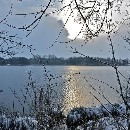 Lakeside Comfort With Balcony