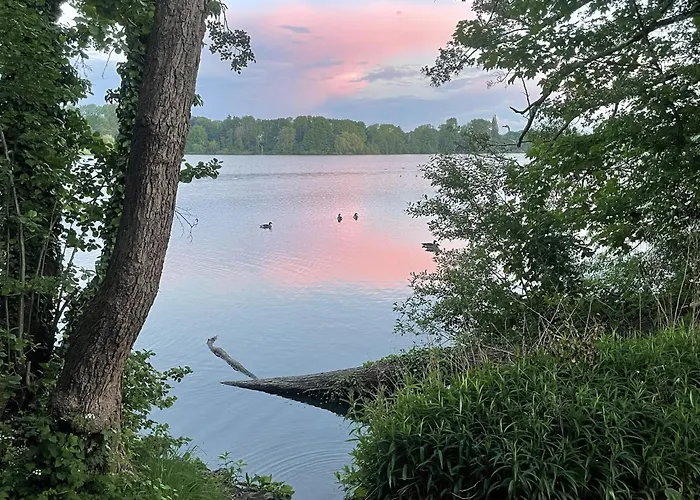 아파트 Lakeside Comfort With Balcony *