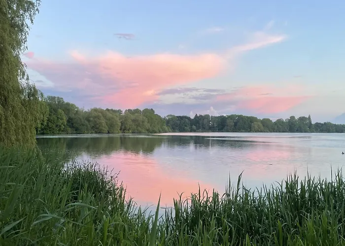 Lakeside Comfort With Balcony * 유틴