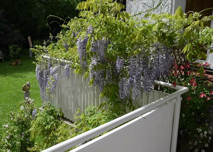 Lakeside Comfort With Balcony 아파트 유틴