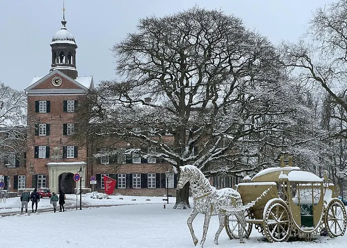 Lakeside Comfort With Balcony * 유틴