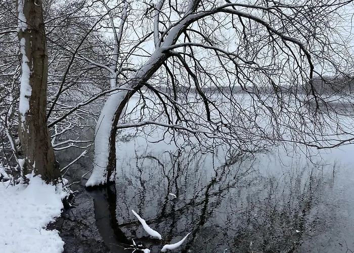 Lakeside Comfort With Balcony 아파트 유틴