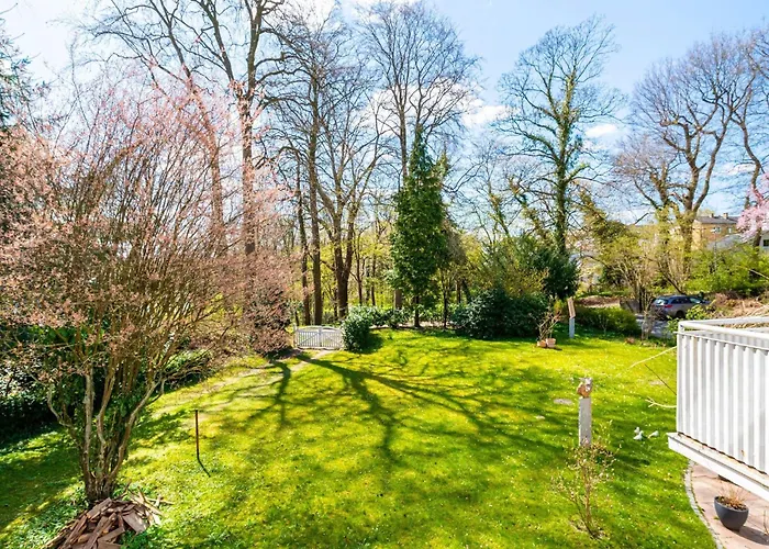 Lakeside Comfort With Balcony 유틴