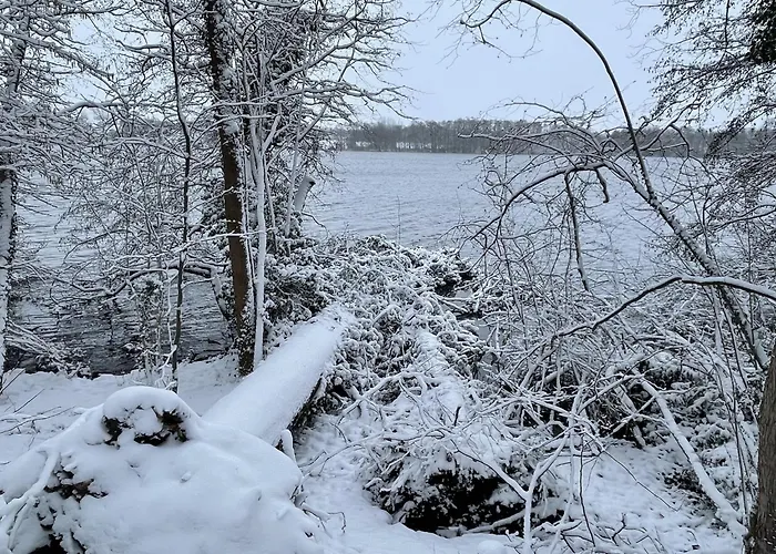Lakeside Comfort With Balcony *